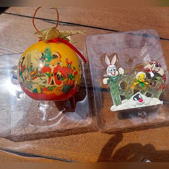 Warner Bros. Other - Set Of 2 vintage Looney Tunes Ornaments Taz Sylvester Bugs Tweety Daffy Wilie